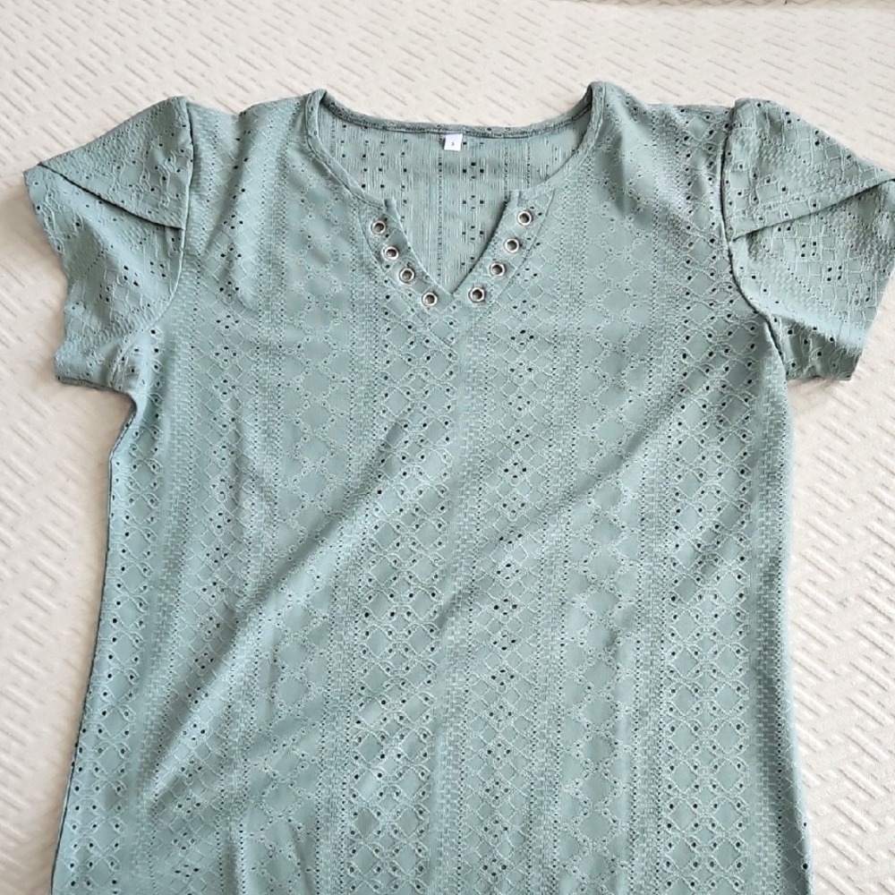 NWOTs Mint Green Eyelet Women Top